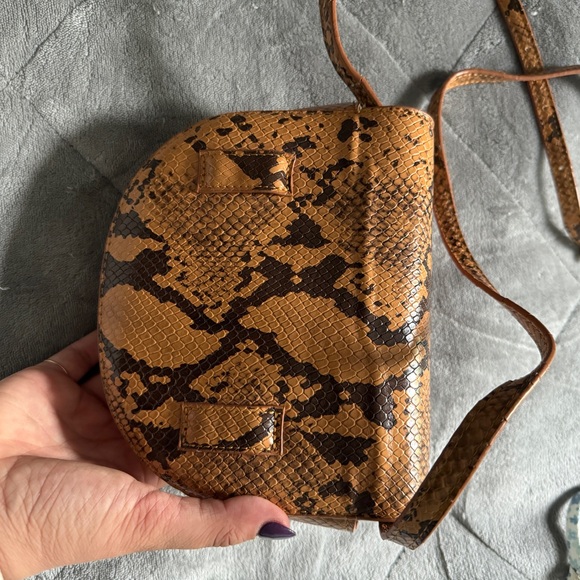 Urban outfitters crossbody bag - Picture 3 of 3